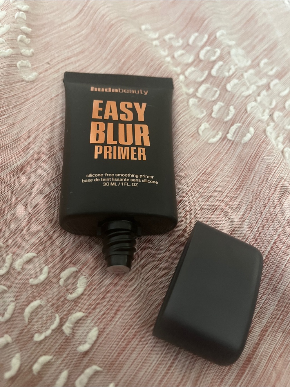 HUDA BEAUTY Easy Blur Primer - Black with Copper Lettering